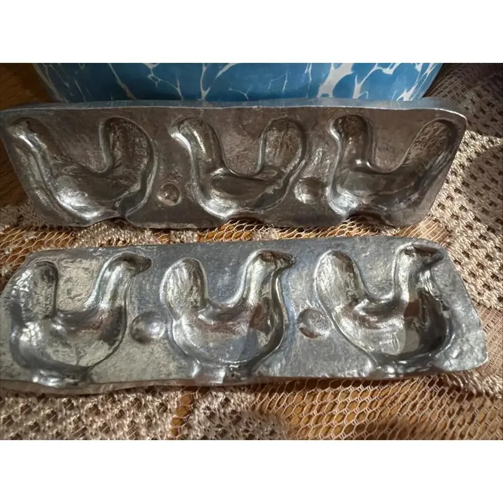 Vintage Pewter Chocolate Candy Ice Cream Mold 3D Hen Chicken Spring Primitive